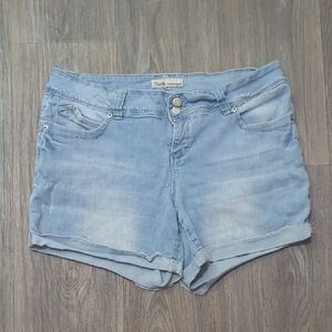 ❤️5/$25 Refuge Light Blue Jean Shorts